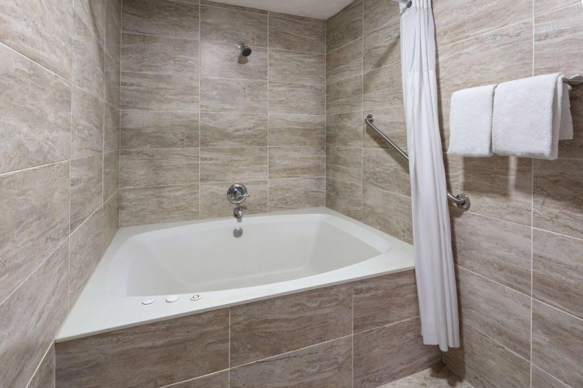 Days By Wyndham Douglasville-atlanta-fairburn Road *